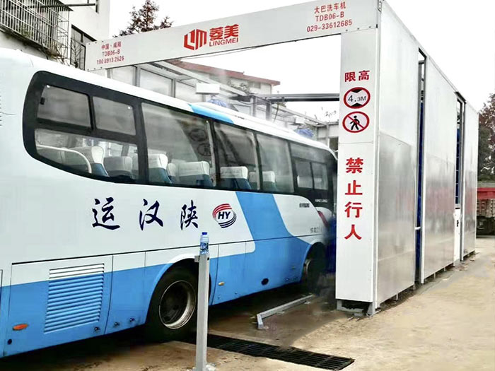 大巴洗車機